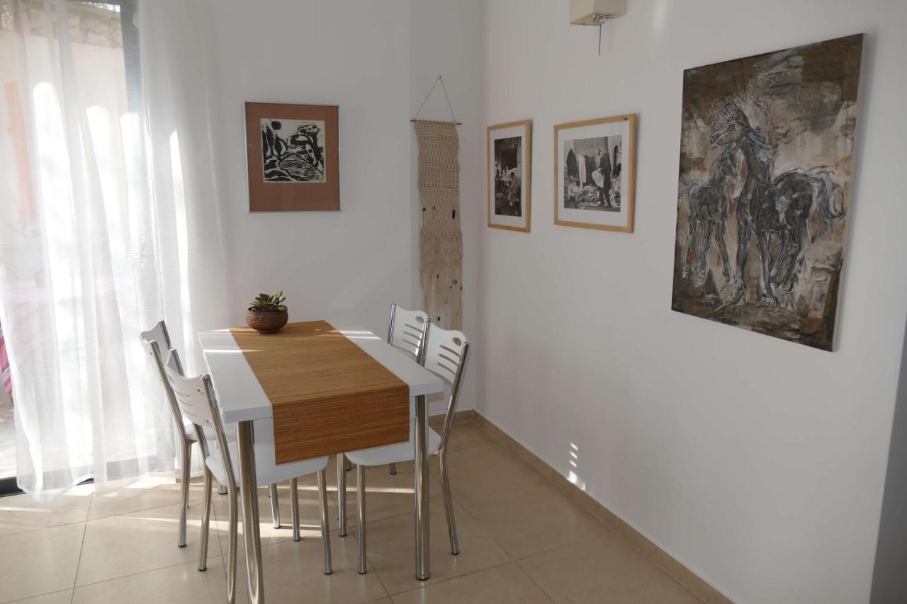 בית האומנים Artist Home Neve Ilan Exteriör bild