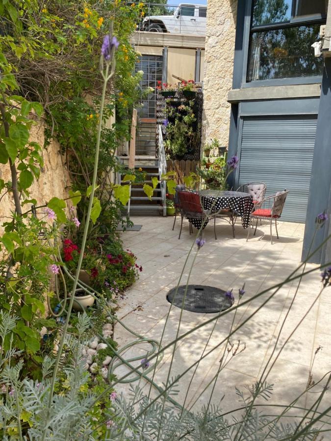 בית האומנים Artist Home Neve Ilan Exteriör bild